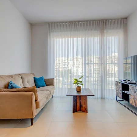 Beachfront 2-bedroom With Terrace & Fast Wifi Apartmán Marsaskala