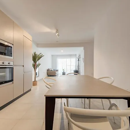 Beachfront 2-bedroom With Terrace & Fast Wifi * Марсаскала