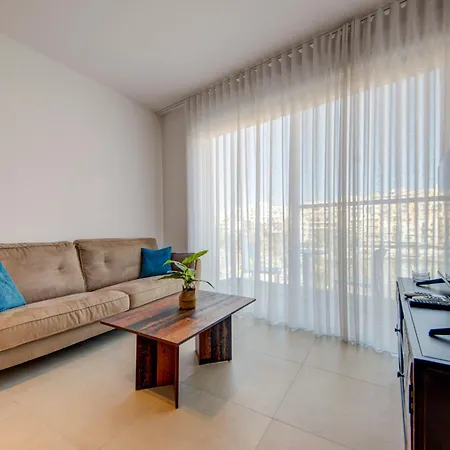 Апартаменты Beachfront 2-bedroom With Terrace & Fast Wifi *