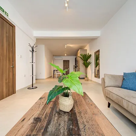 Apartmán Beachfront 2-bedroom With Terrace & Fast Wifi *